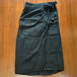 Gap black wrap skirt
